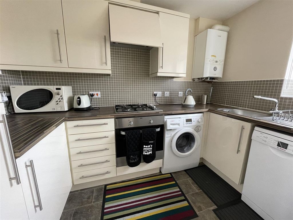 Property photo 2 of 8 Picture No. 04