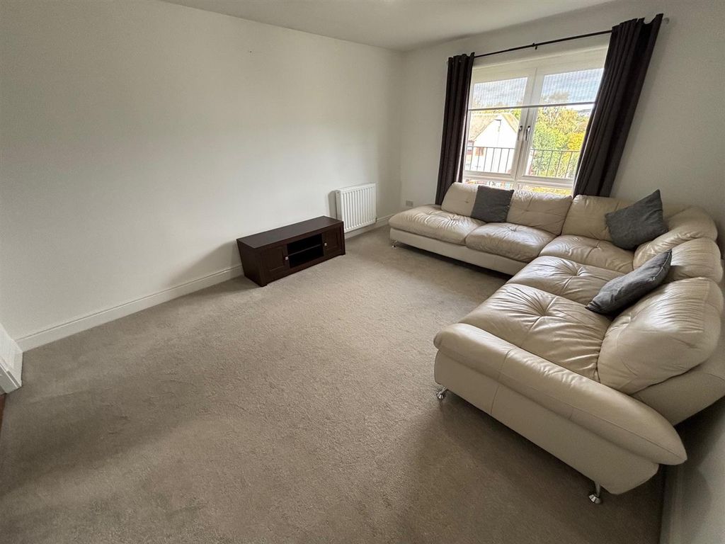 Property photo 3 of 11 6R.Jpg