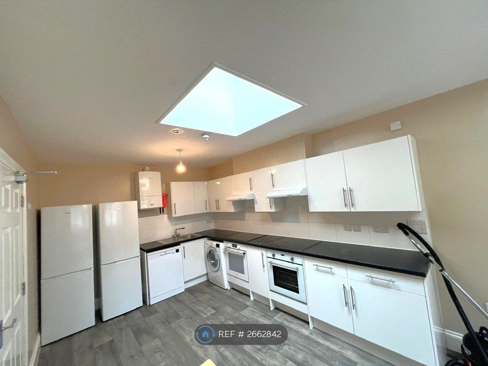 Property photo 2 of 24