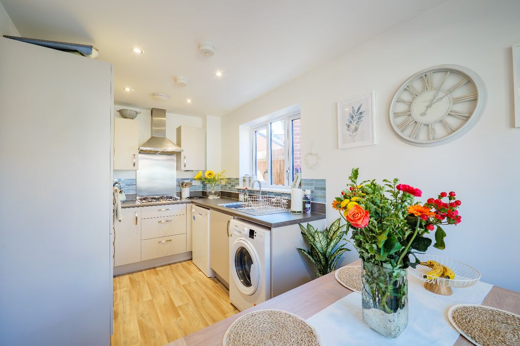 Property photo 3 of 13 5454724