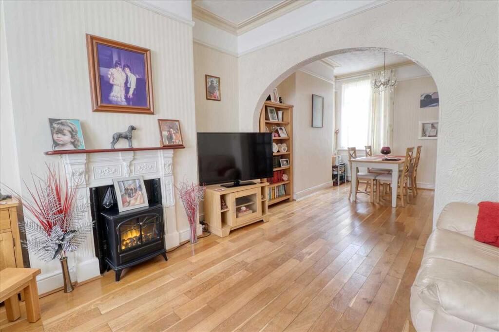 Property photo 2 of 13