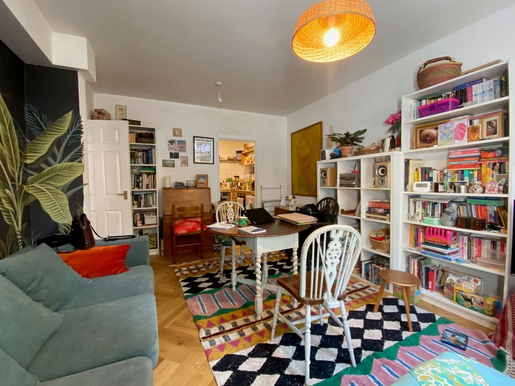 Property photo 2 of 9