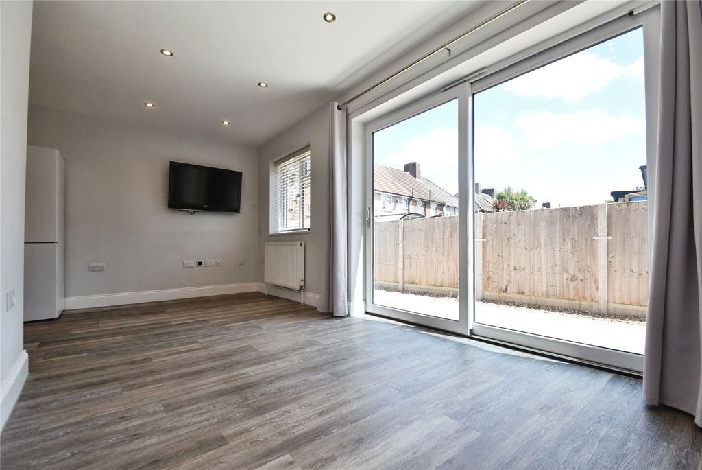 Property photo 2 of 12 Picture No. 04