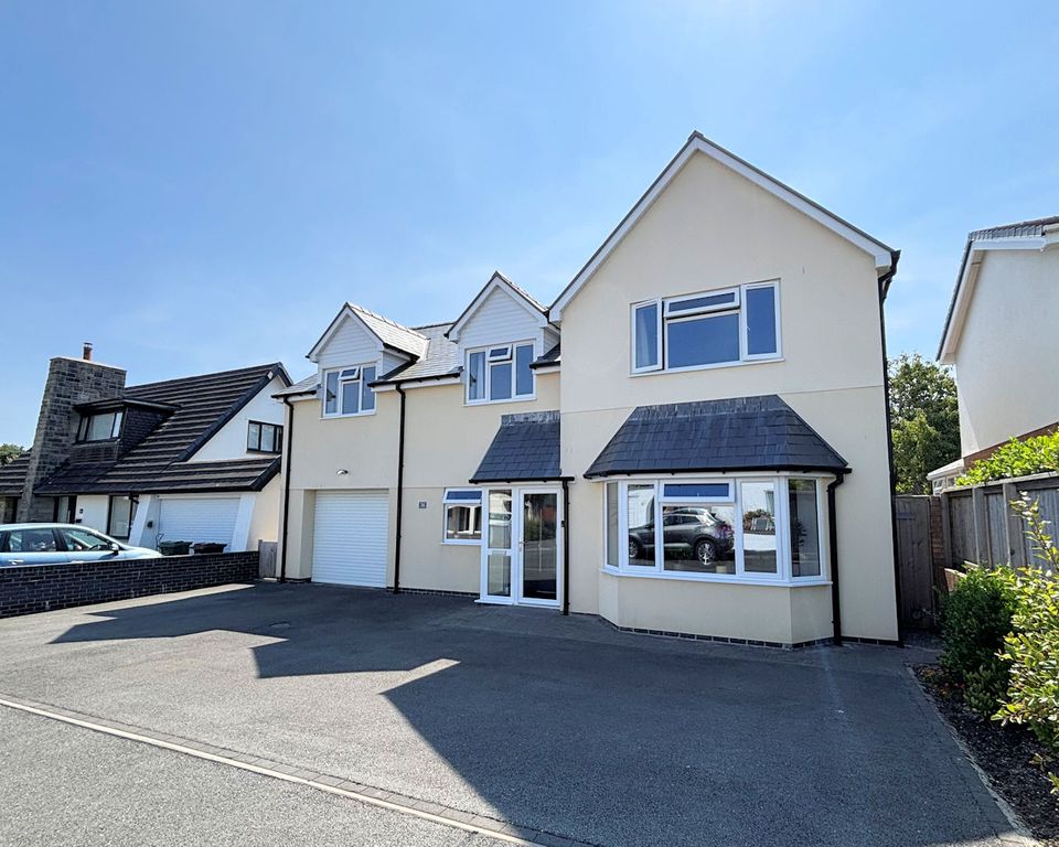 Property photo 2 of 50