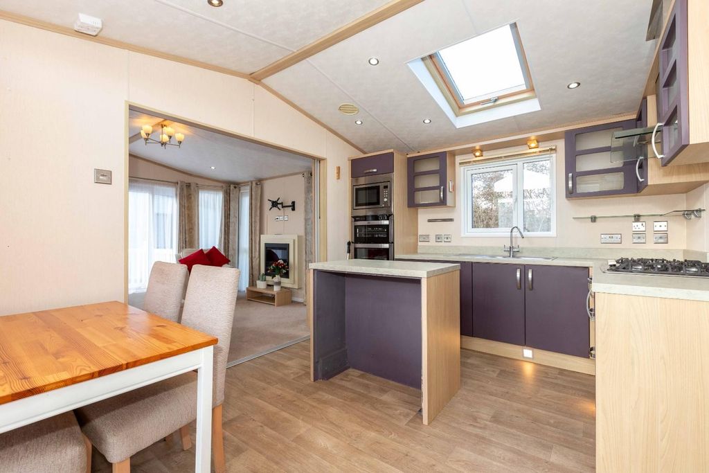 Property photo 2 of 19 White Park Home-12.Jpg