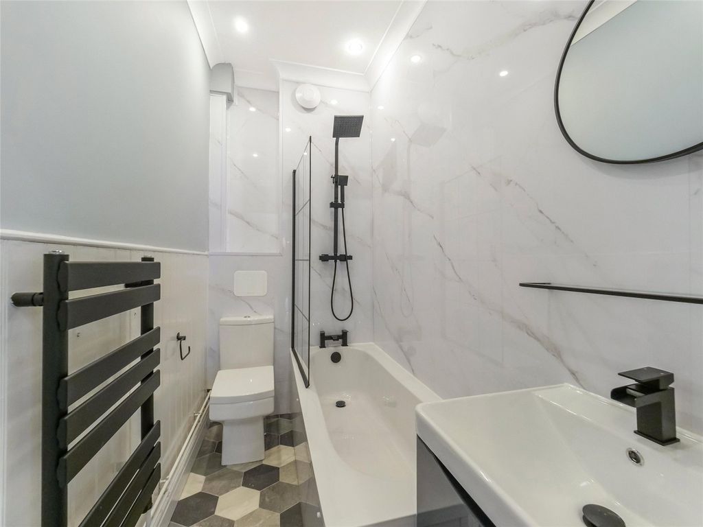Property photo 3 of 14 Bathroom
