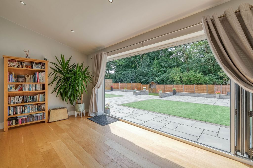 Property photo 3 of 32