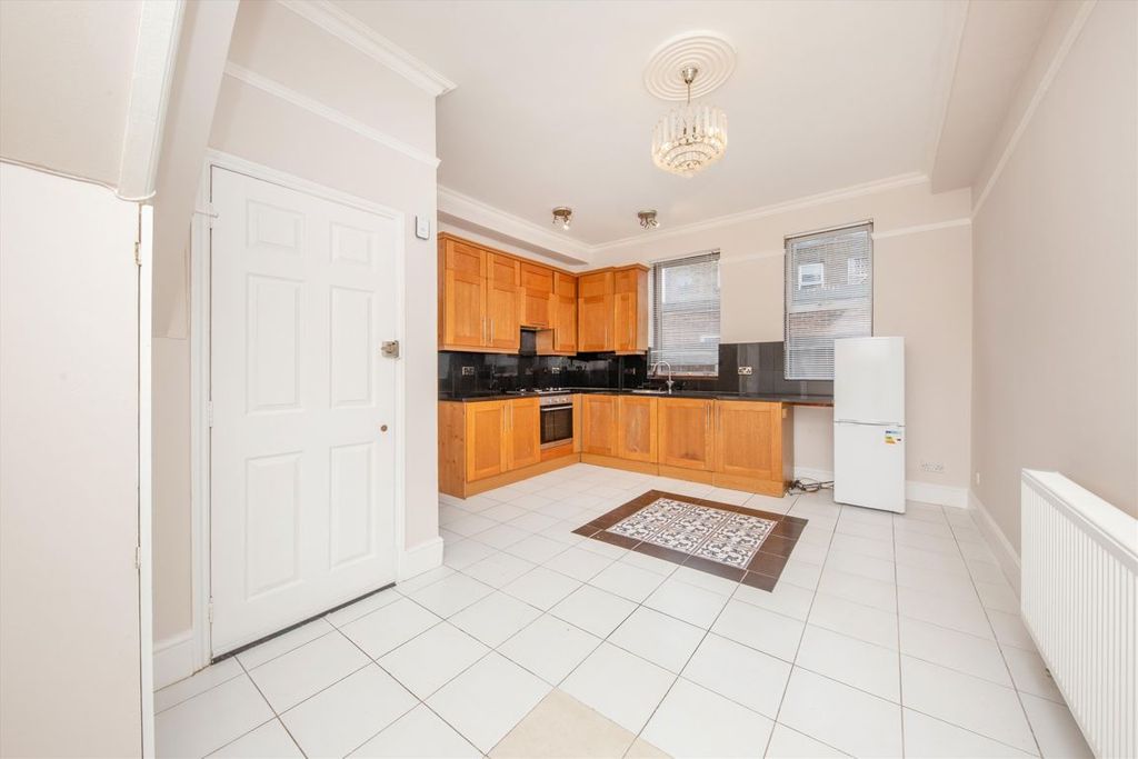 Property photo 3 of 4
