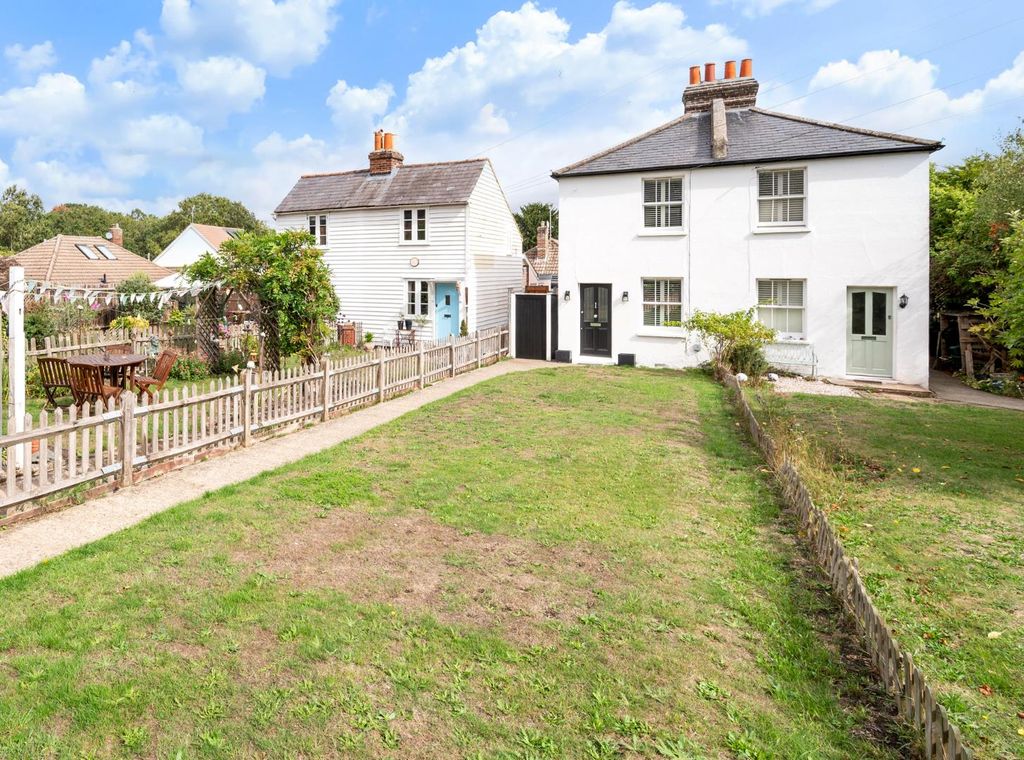 Property photo 1 of 17 Bracken Path