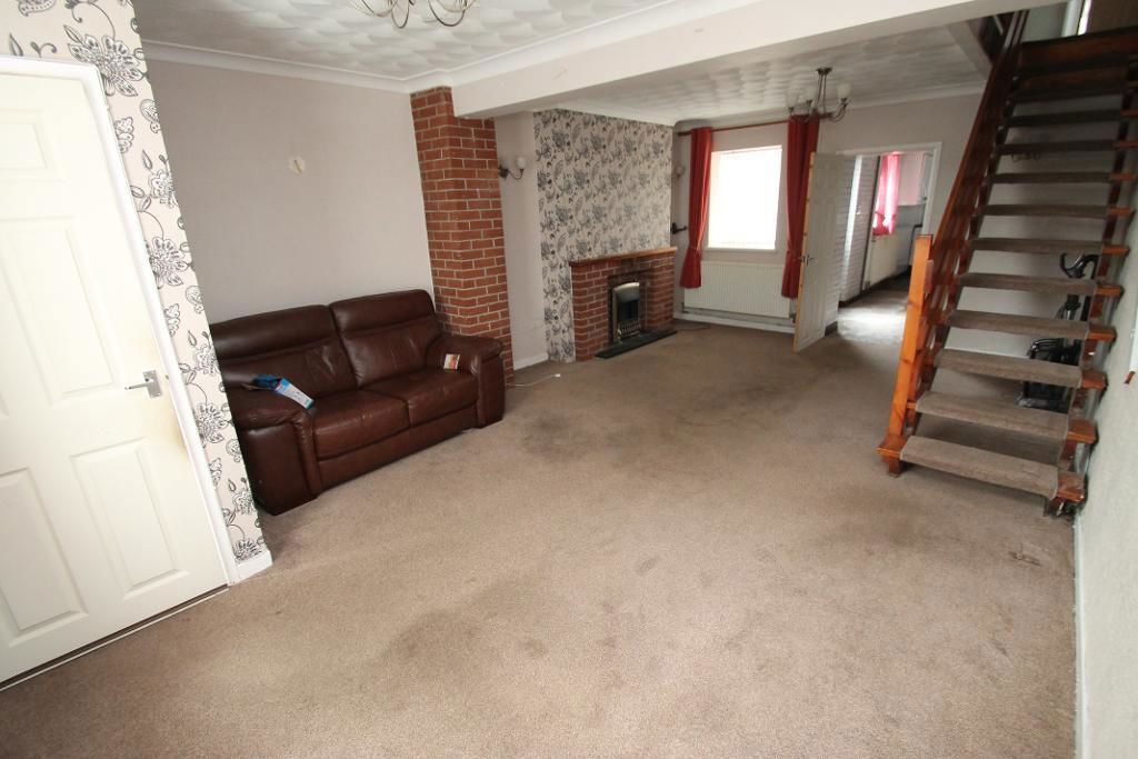 Property photo 2 of 25