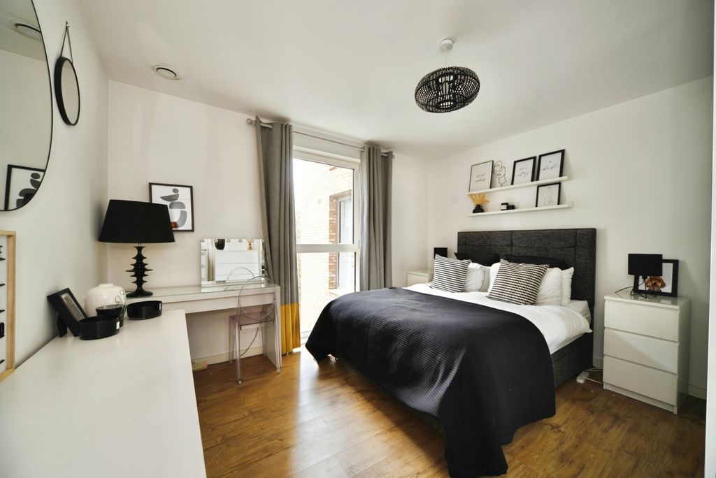 Property photo 3 of 20 Pbox-Img.Jpg