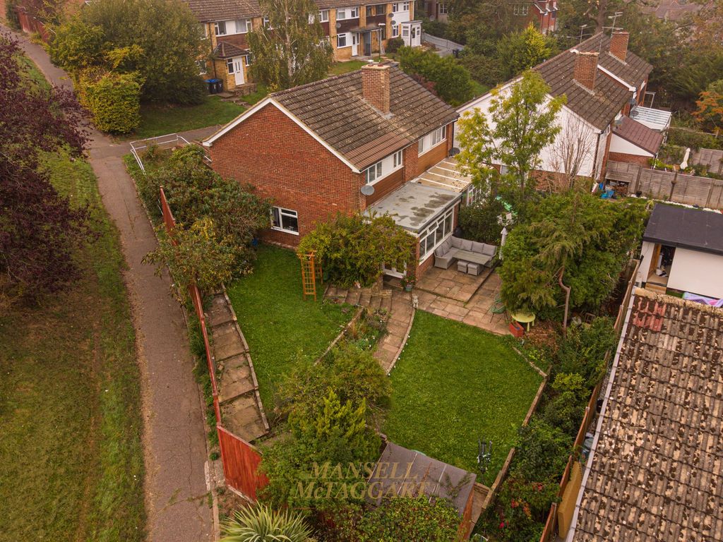 Property photo 2 of 23