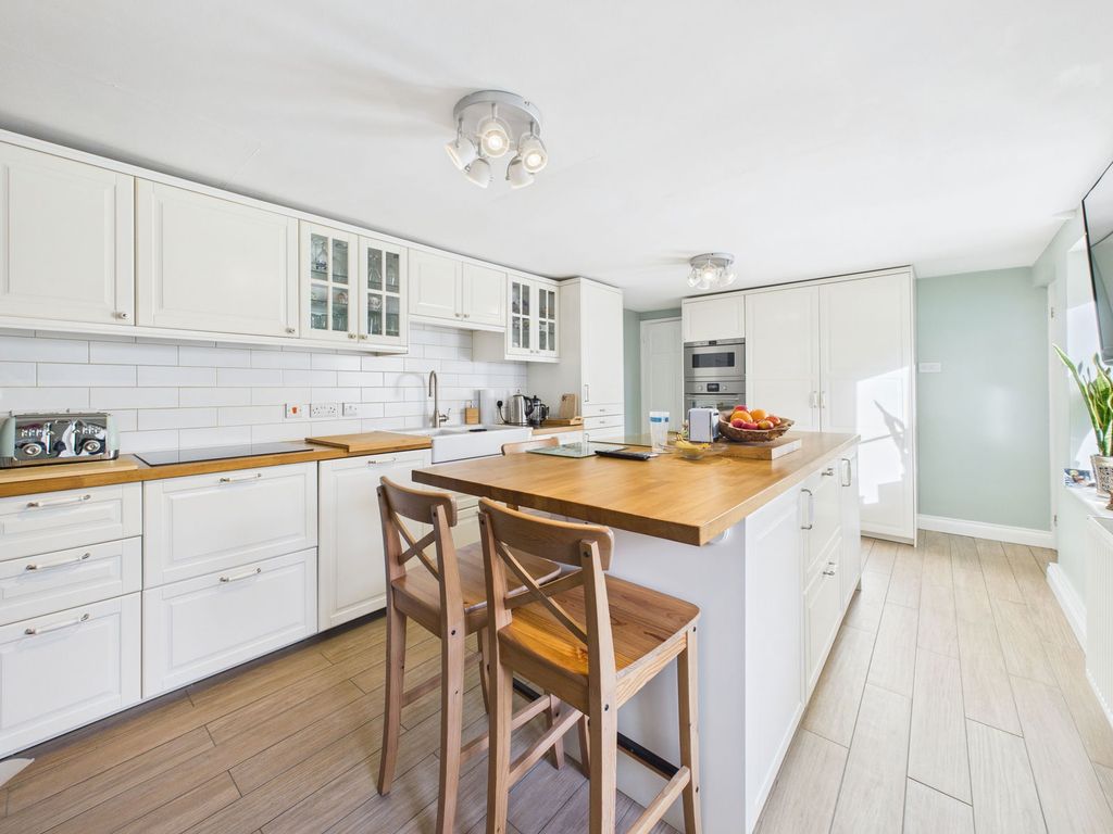 Property photo 2 of 24