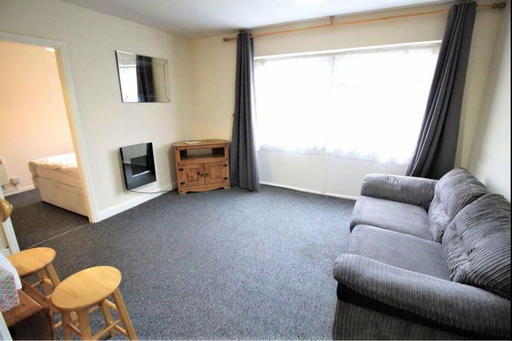 Property photo 3 of 5