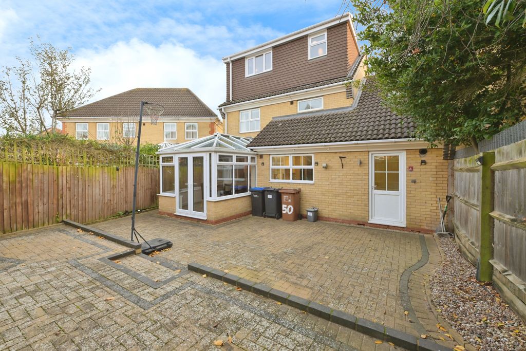 Property photo 3 of 17 Photography
