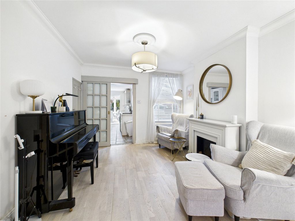 Property photo 3 of 16 Picture 3