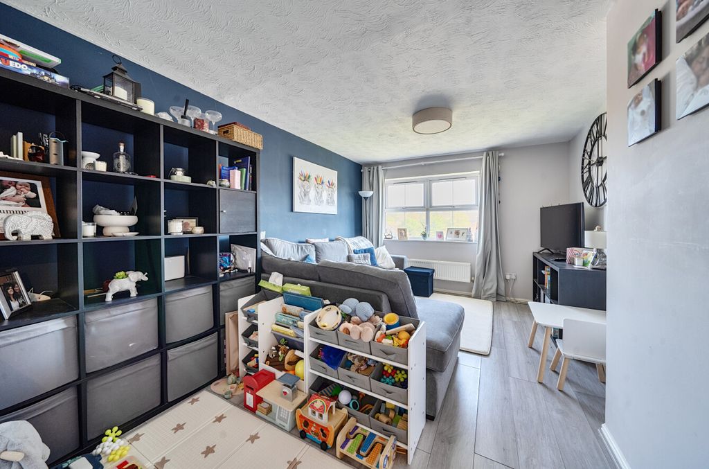 Property photo 3 of 9 1446573-2-69Ea1F7...