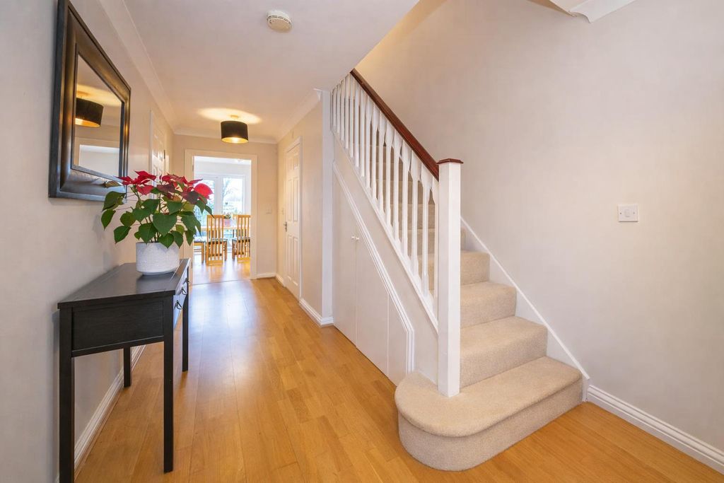 Property photo 2 of 16 Hallway