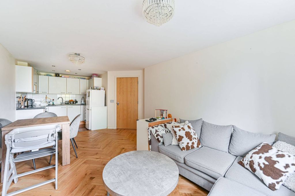 Property photo 3 of 10