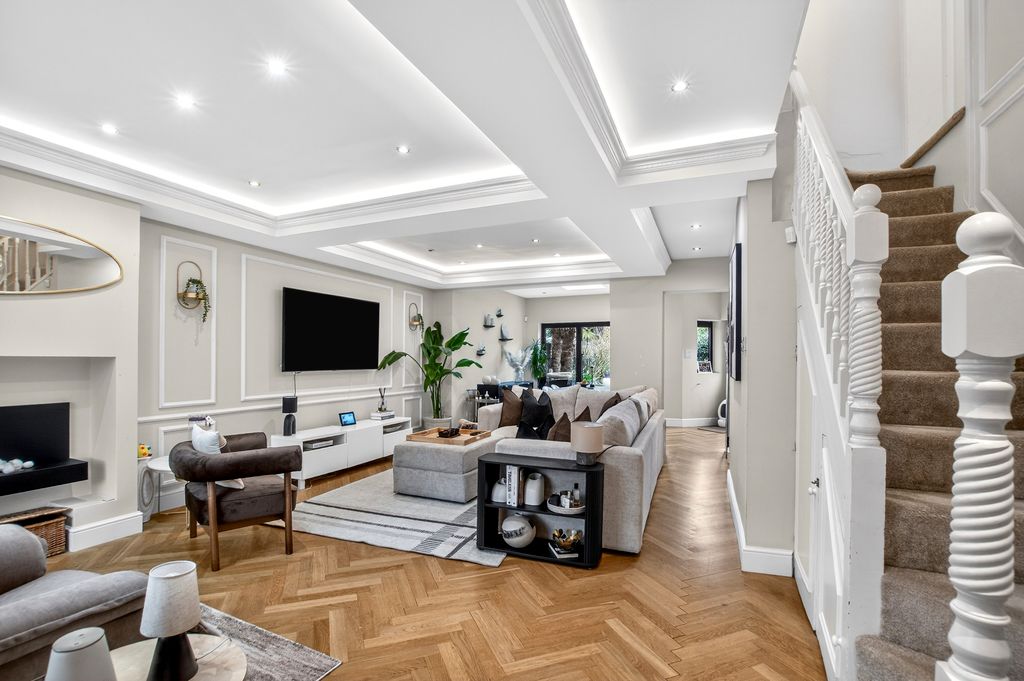 Property photo 1 of 19