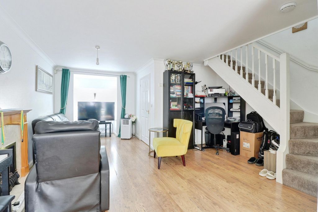 Property photo 3 of 18