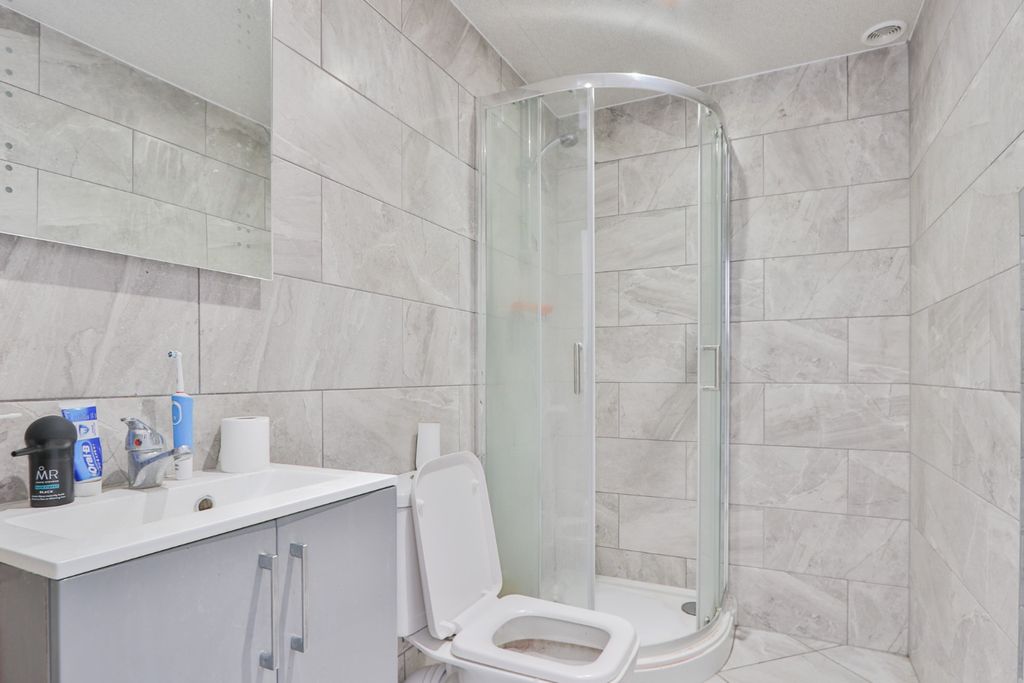 Property photo 2 of 6 2270606