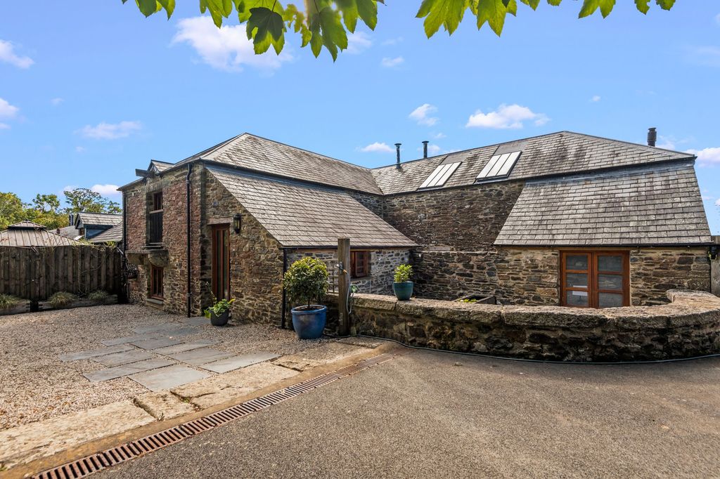 Property photo 1 of 46