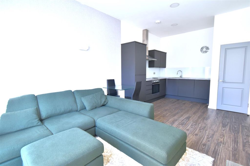 Property photo 1 of 6