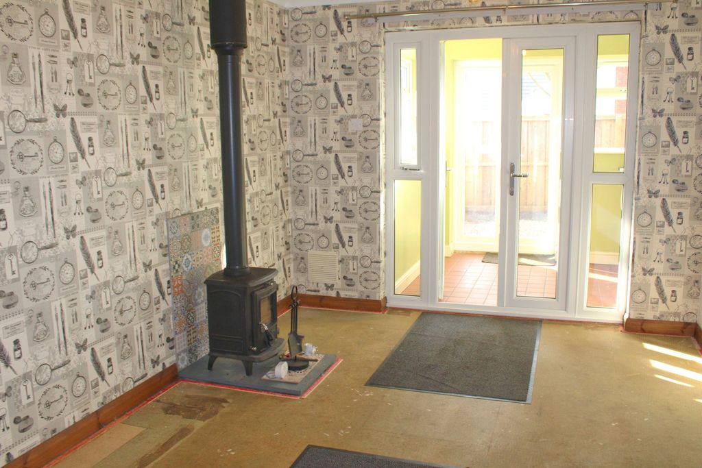 Property photo 2 of 12 Lounge
