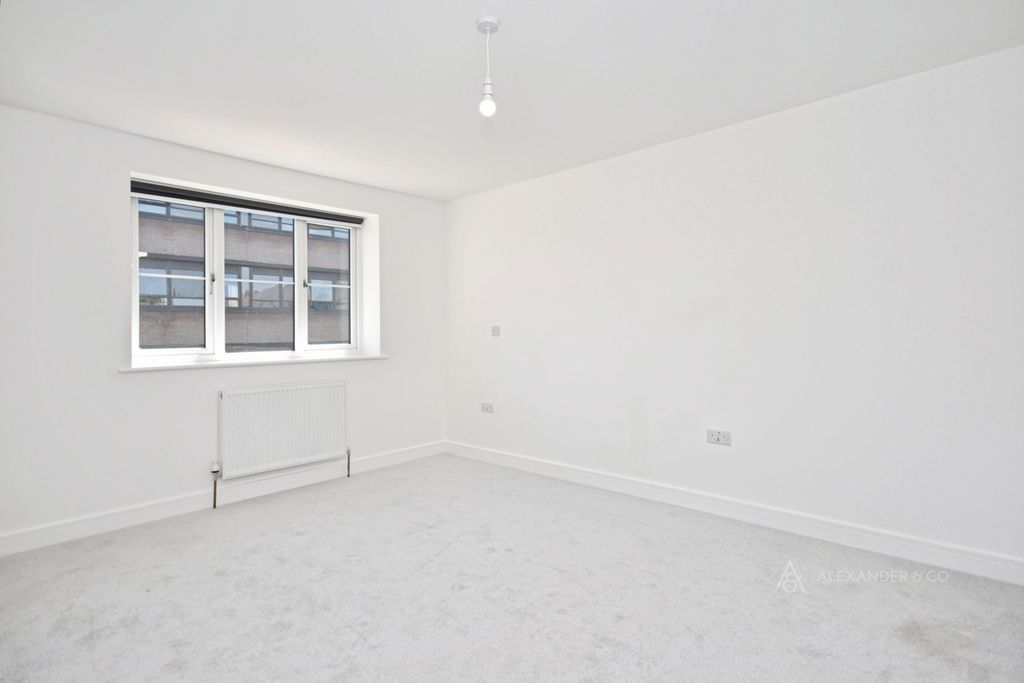Property photo 3 of 10 Pbox-Img.Jpg