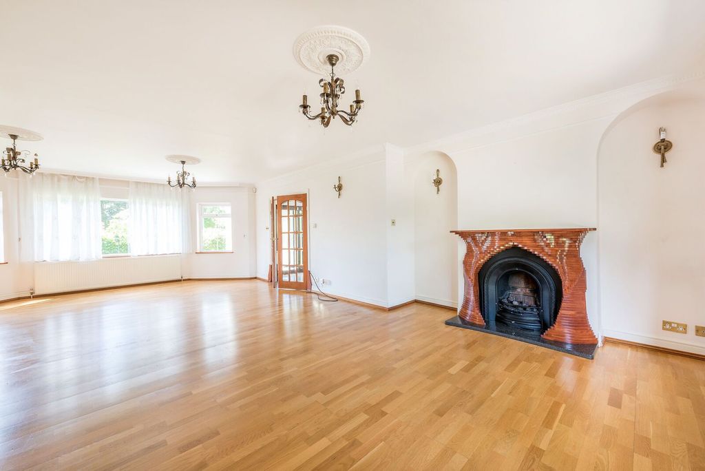 Property photo 2 of 21