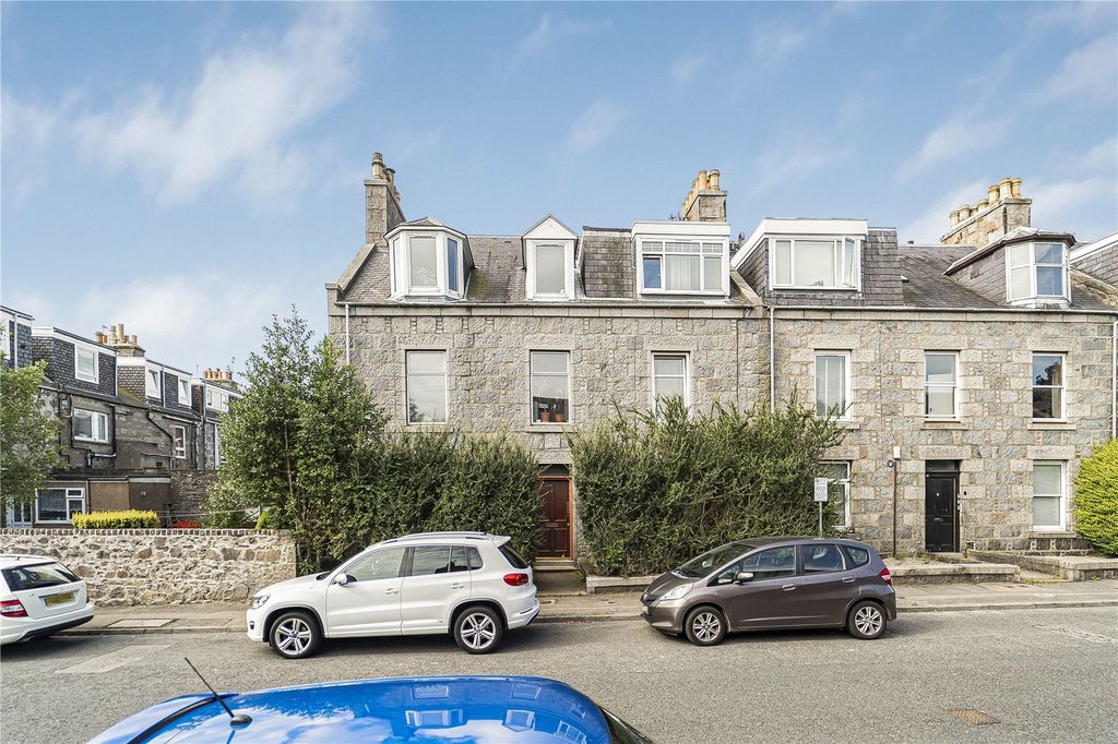 Property photo 1 of 10 7B Claremont Place