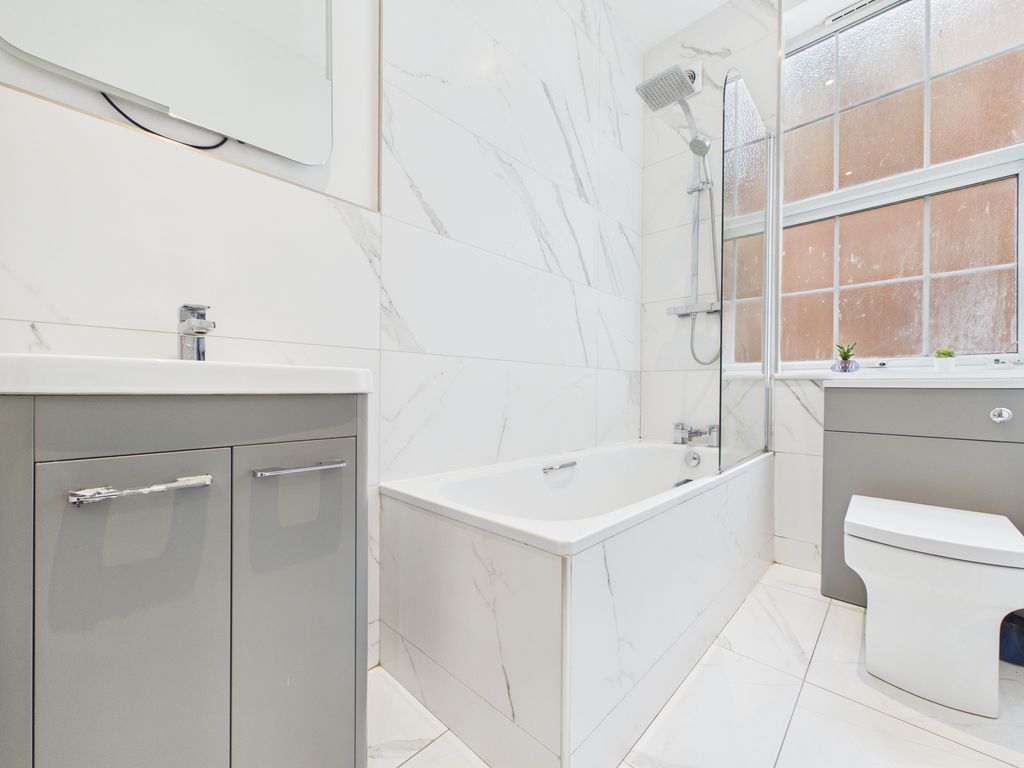 Property photo 1 of 5 Bathroom