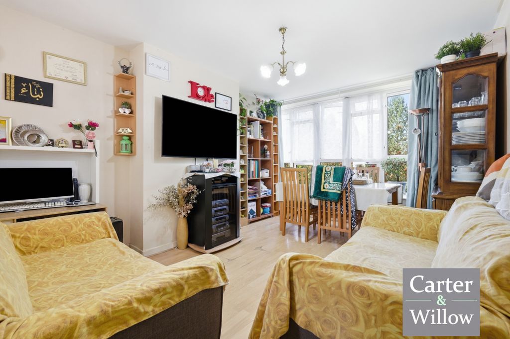 Property photo 2 of 11