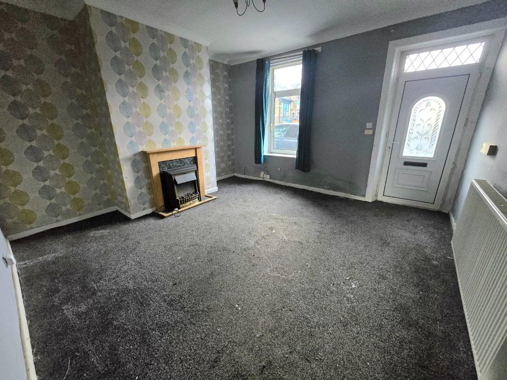 Property photo 2 of 9 Lounge