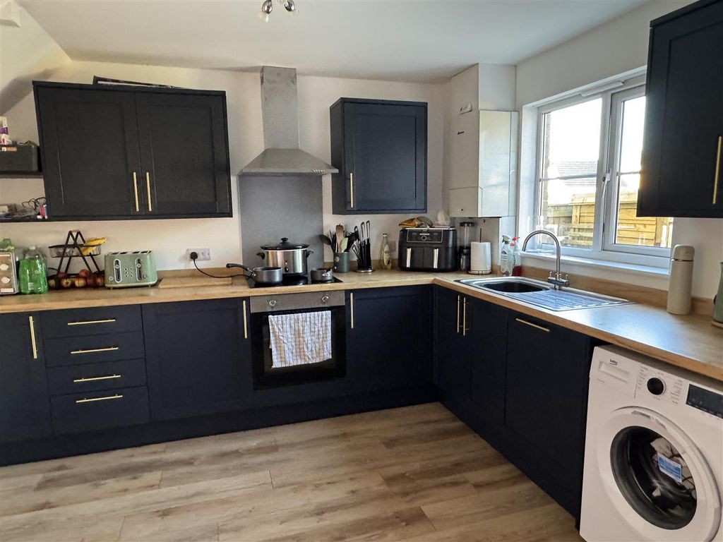 Property photo 3 of 26