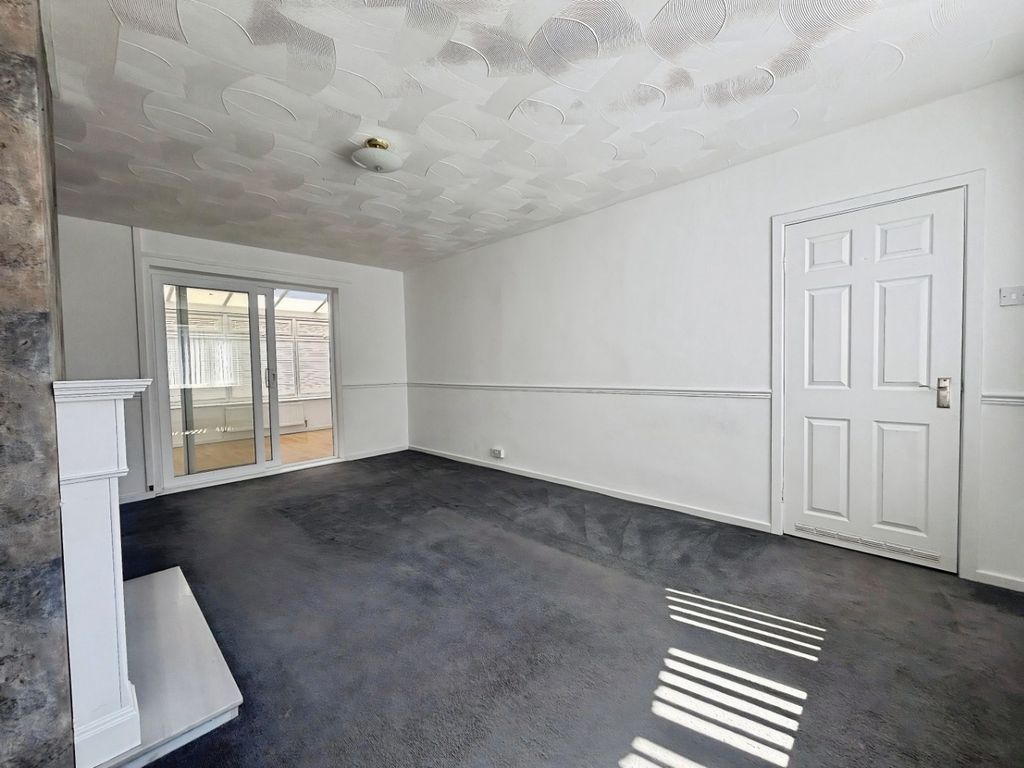 Property photo 3 of 18 5135572