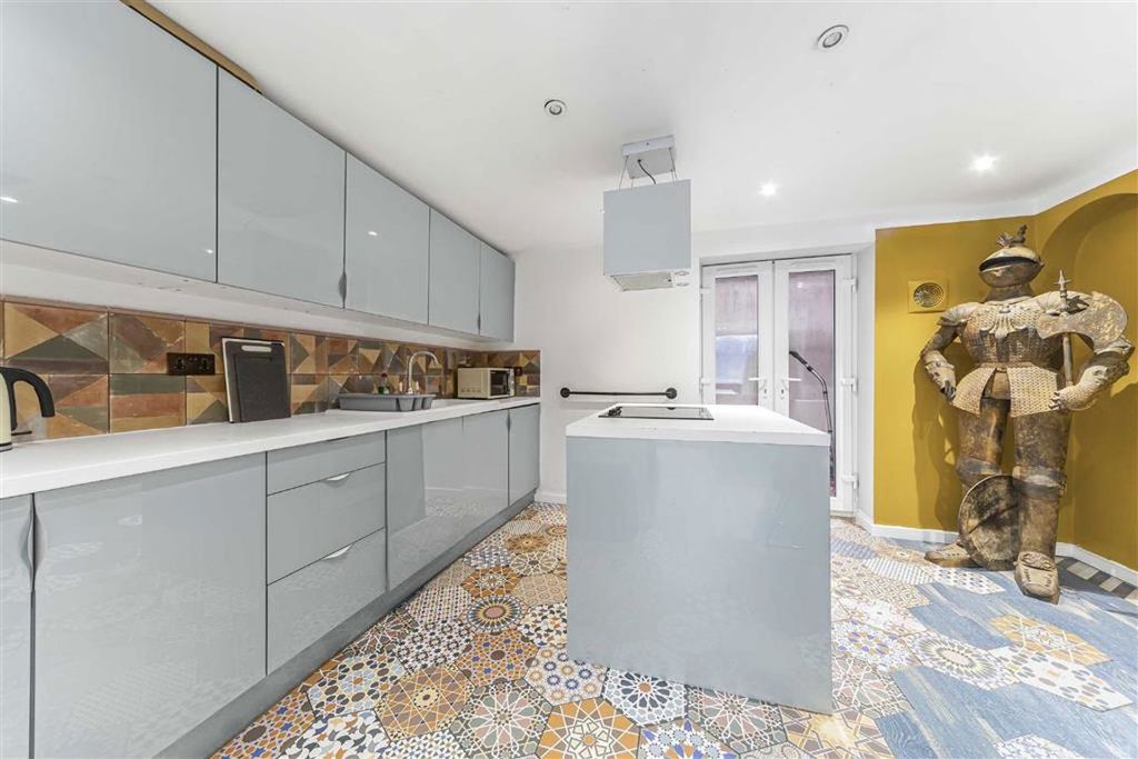 Property photo 3 of 8