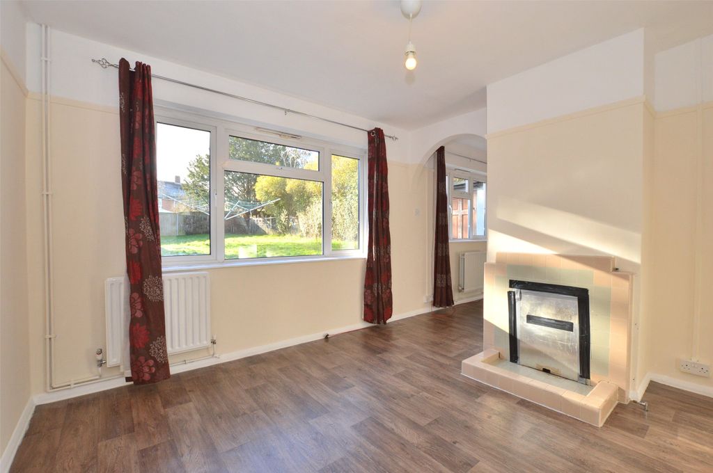 Property photo 1 of 14 Lounge