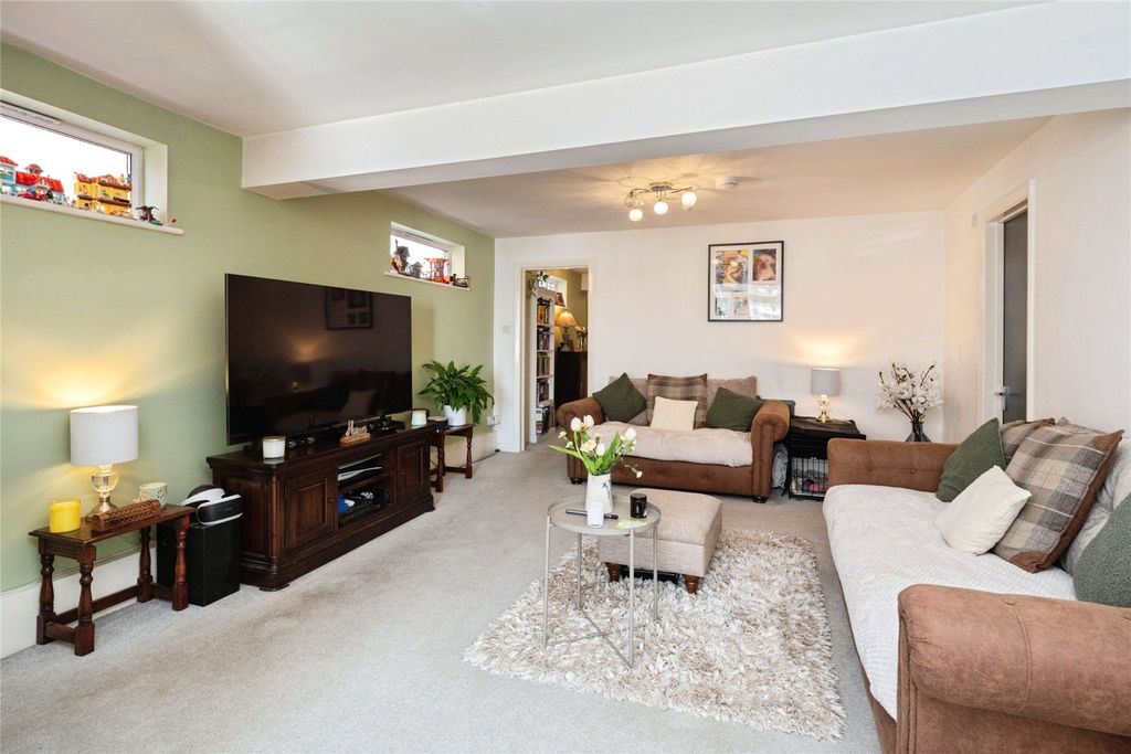 Property photo 2 of 20 Living Room