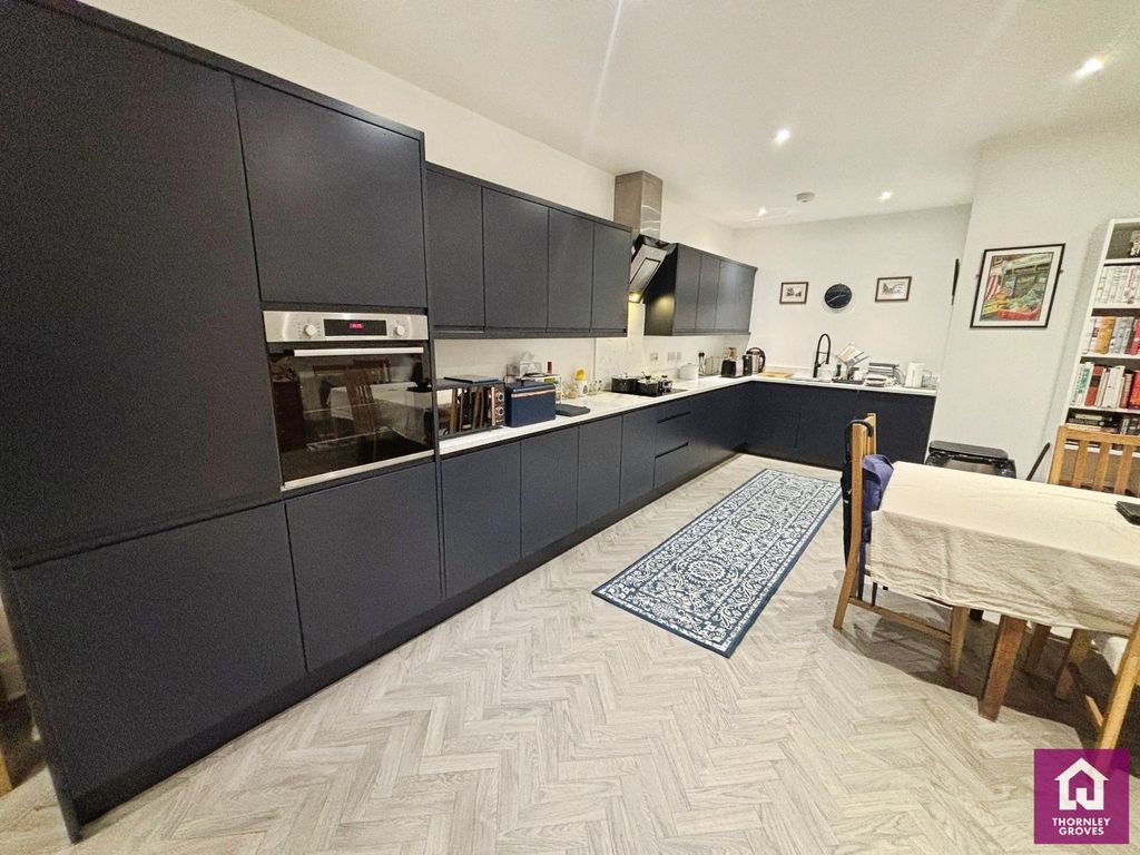 Property photo 2 of 21 Picture No. 43