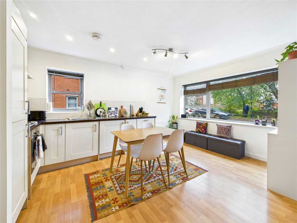 Property photo 3 of 12 Picture 3