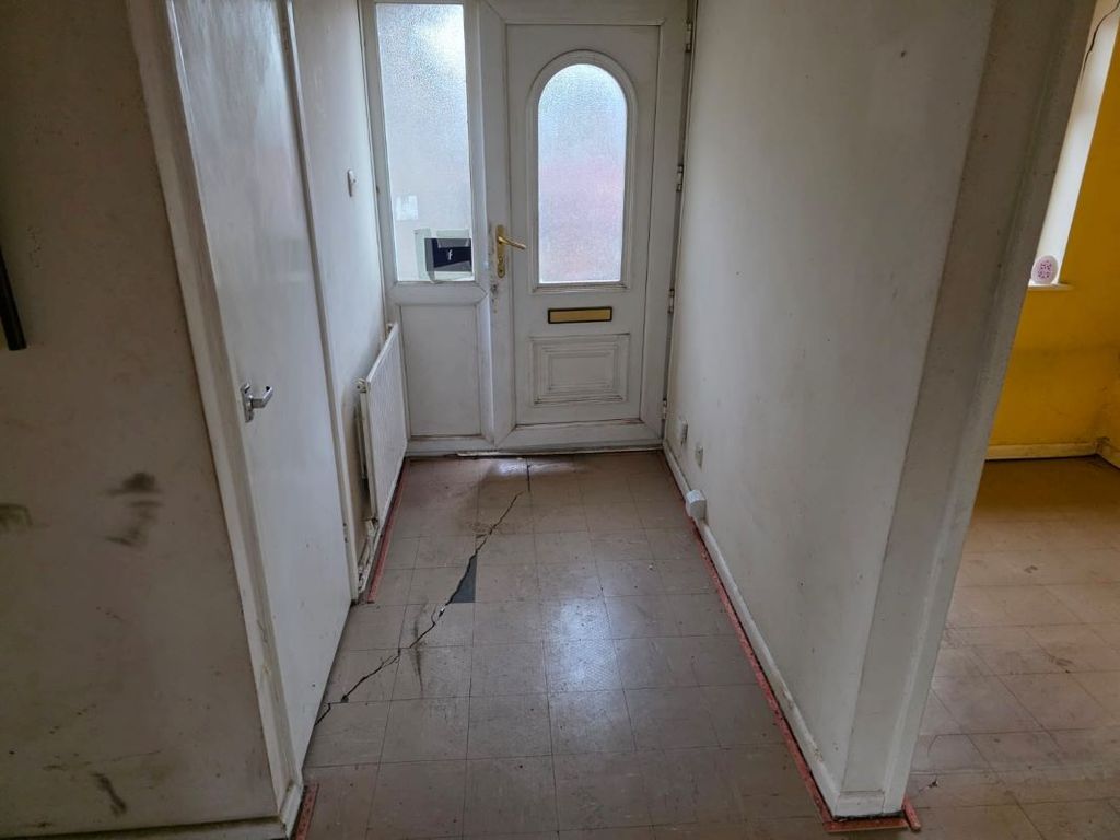 Property photo 3 of 32