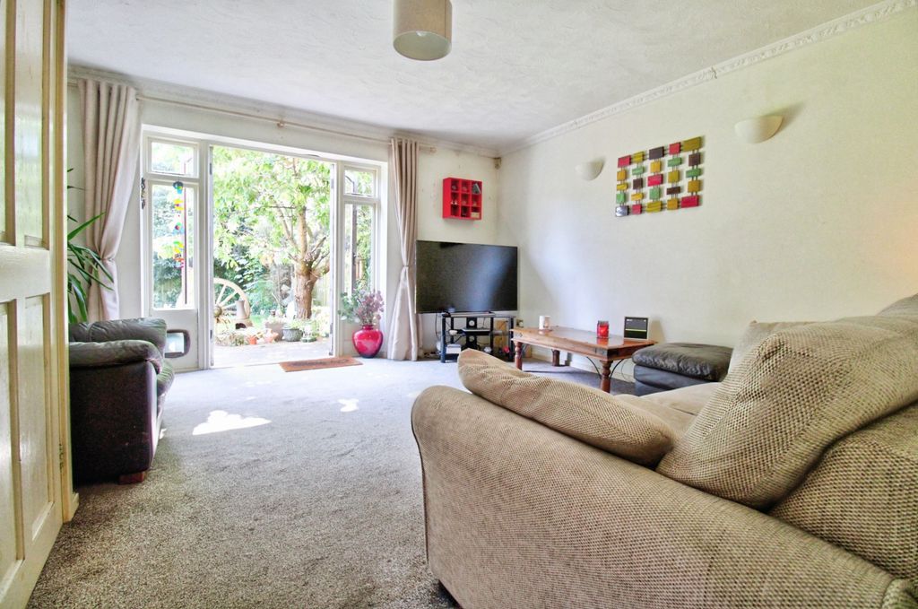Property photo 2 of 18 3