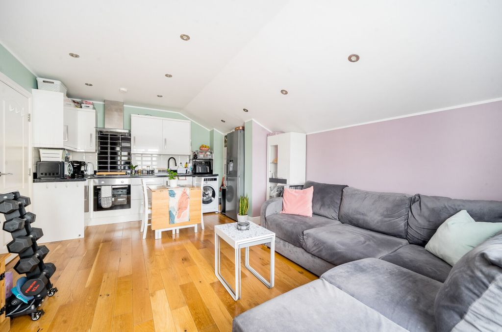 Property photo 2 of 10 1477997-9-6A2Be6F...