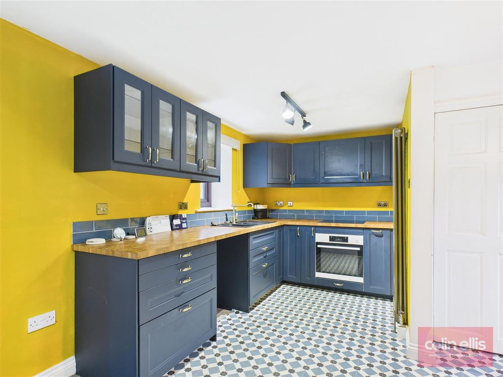 Property photo 2 of 13 Cam05075G0-Pr0241-Still001.Jpg