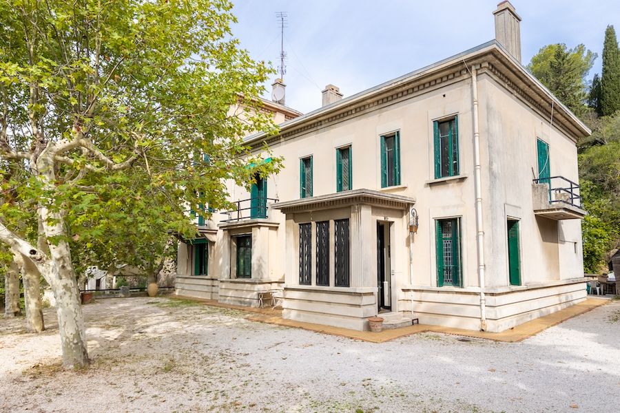 Property photo 1 of 24