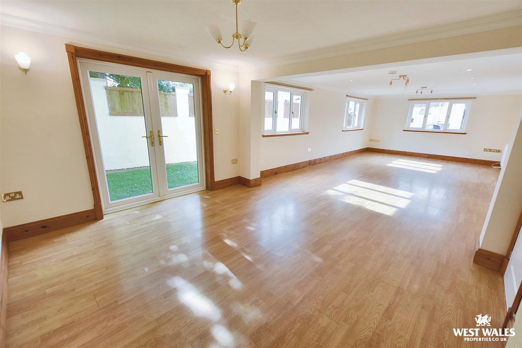 Property photo 3 of 25 15 (74).Jpg