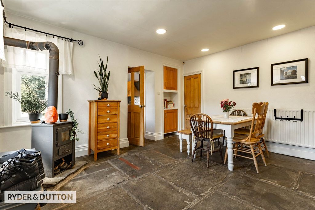 Property photo 3 of 18 Dining Room