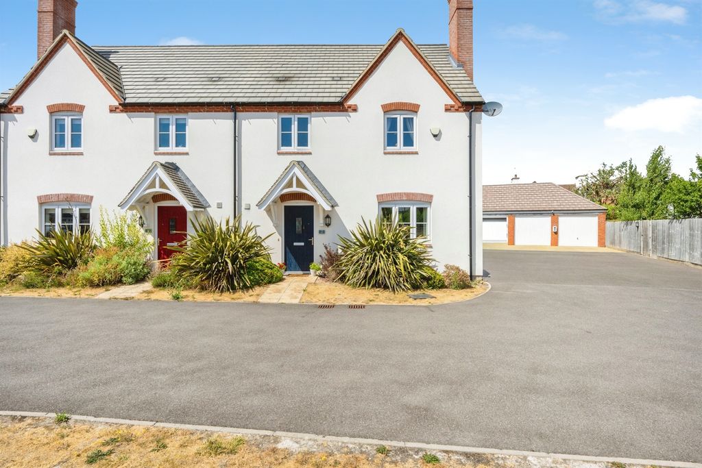 Property photo 1 of 31